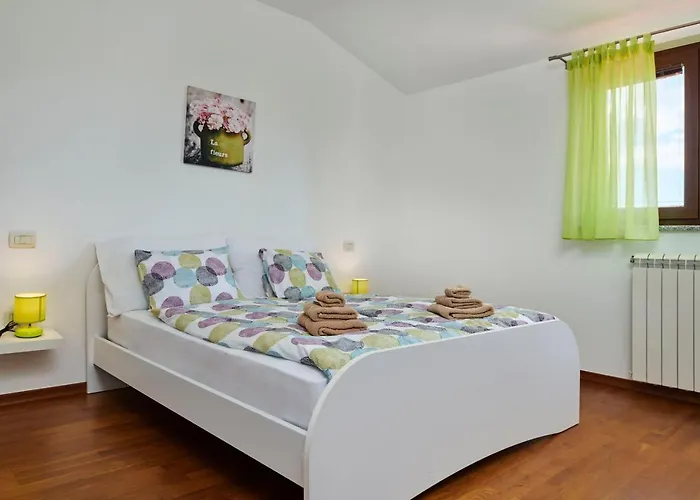 Bartona For 8 Persons With Private Swimmingpool Πούλα