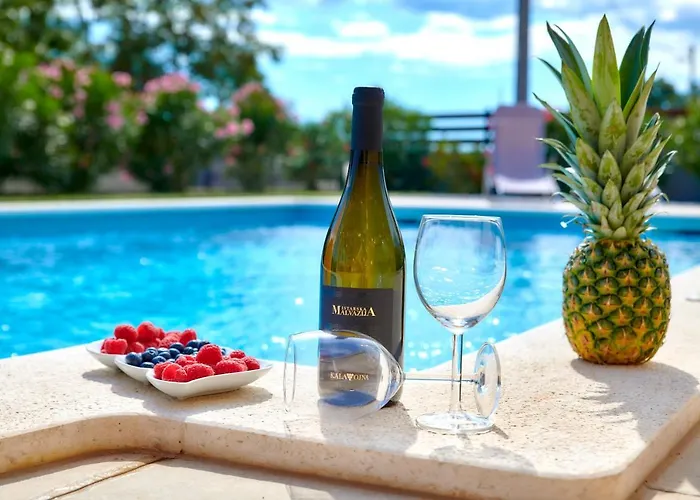 ヴィラ Bartona For 8 Persons With Private Swimmingpool *