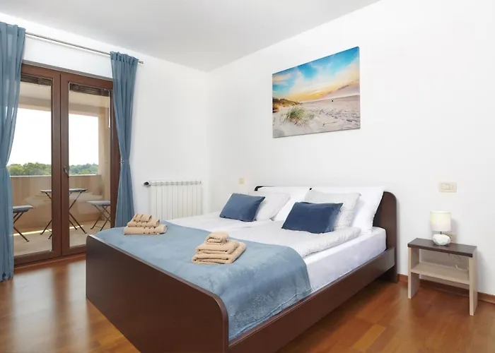 Bartona For 8 Persons With Private Swimmingpool Βίλα Πούλα