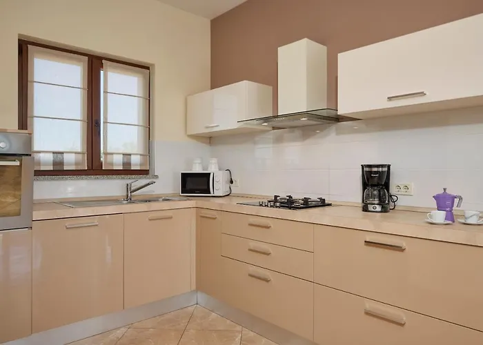 Bartona For 8 Persons With Private Swimmingpool Βίλα Πούλα