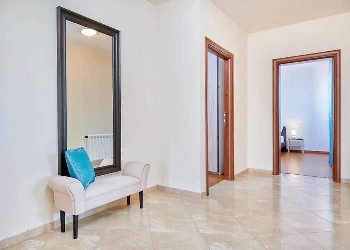 Bartona For 8 Persons With Private Swimmingpool Vila *