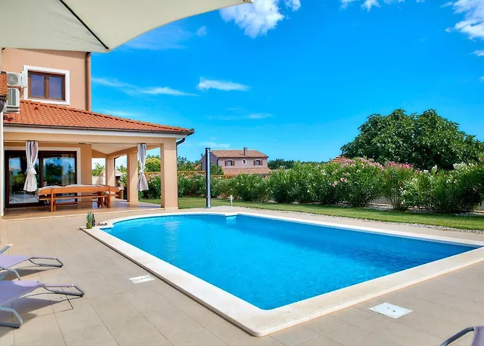 Bartona For 8 Persons With Private Swimmingpool Βίλα Πούλα