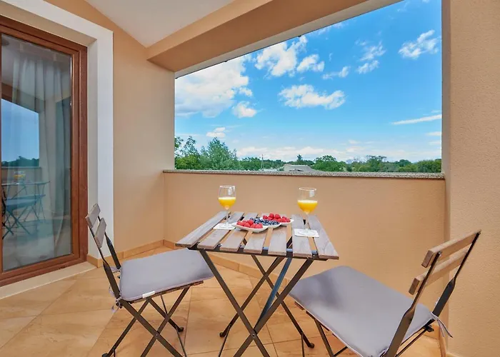 Bartona For 8 Persons With Private Swimmingpool ヴィラ