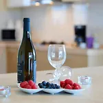 빌라 Bartona For 8 Persons With Private Swimmingpool 풀라