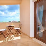 Bartona For 8 Persons With Private Swimmingpool 풀라