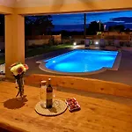 Bartona For 8 Persons With Private Swimmingpool 빌라 *