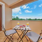 Bartona For 8 Persons With Private Swimmingpool 빌라