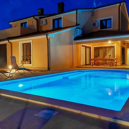 וילה Bartona For 8 Persons With Private Swimmingpool *